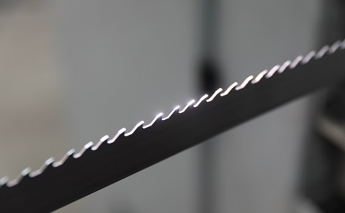 济宁双金属带锯条产生切削噪音的原因具体有哪些？